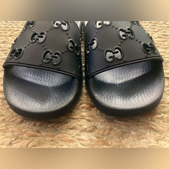 GUCCI - Gucci Slides - Black New
worn for photo shoot on stage - Picture 4 of 10